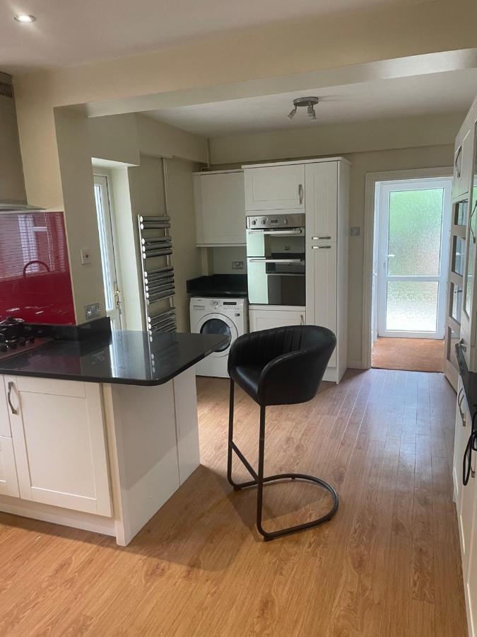 Вилла 5 Bed House, 32 Tutbury Avenue, Cannon Park, Coventry, Cv4 7Bj Экстерьер фото